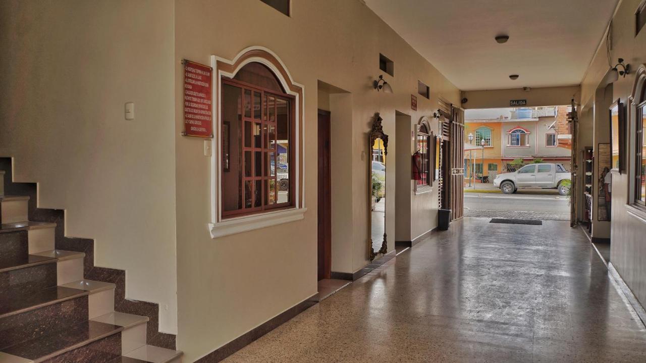 Vallejo Hotel Huaquillas 外观 照片