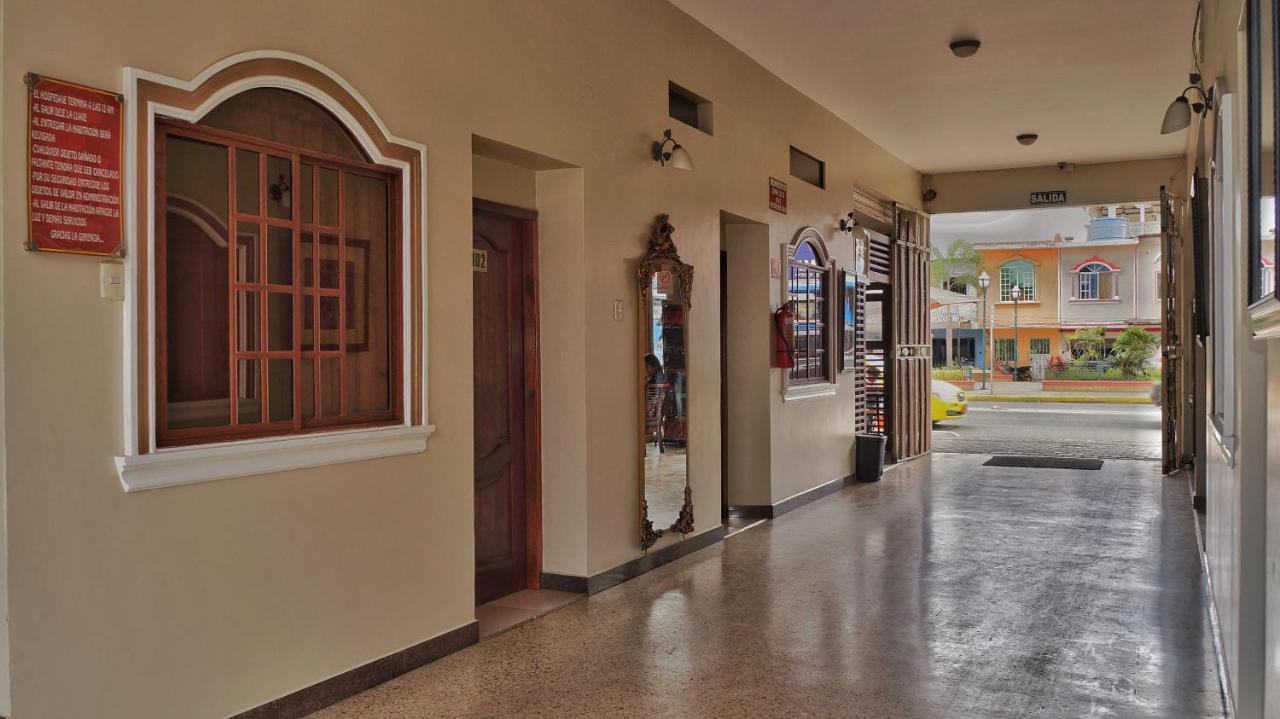 Vallejo Hotel Huaquillas 外观 照片